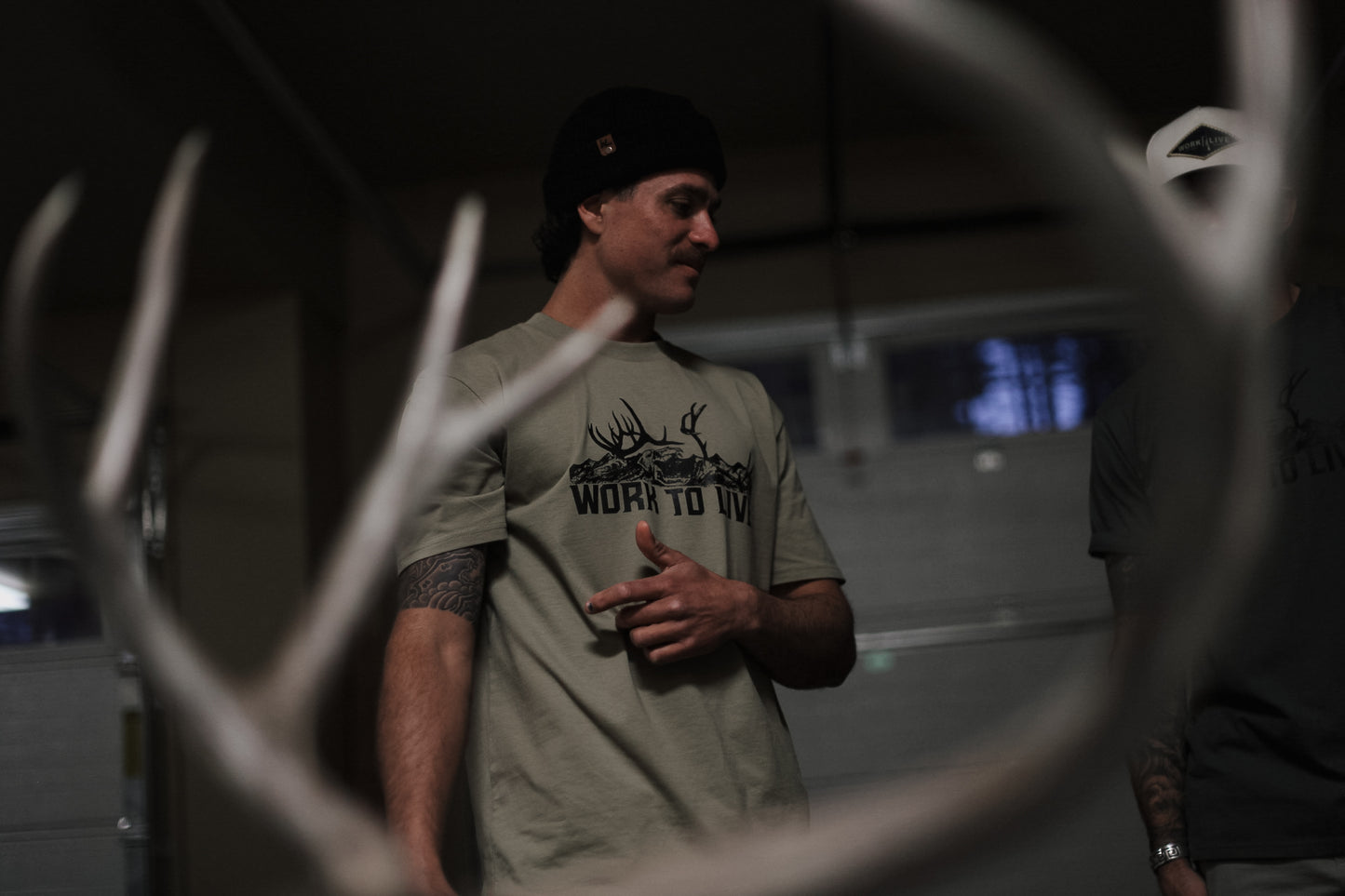 DEAD HEAD TEE - SAND